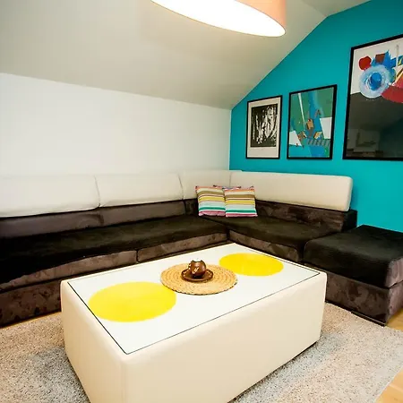 Aparthome Greenbean *
